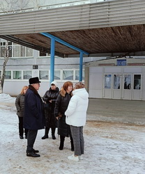 Сергей Овсянников встретился с директорами двух школ Ленинского района и родителями их учеников